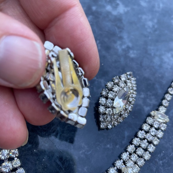 Vintage Glam SET Rhinestone Choker, Clip Earrings and Bracelet - Picture 5 of 6